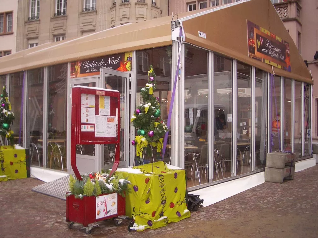 bache-personnalisee-chalet-de-noel